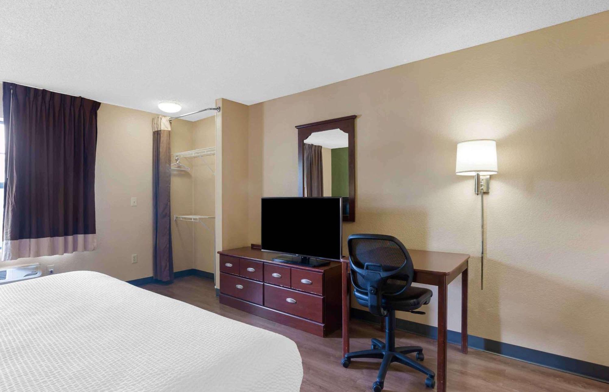 Extended Stay America Select Suites - St Louis - Airport - Central Bridgeton Exterior photo