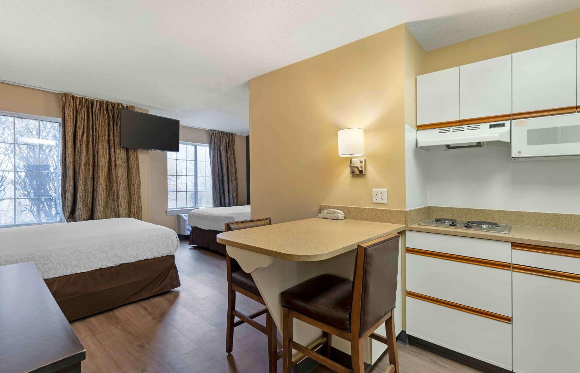 Extended Stay America Select Suites - St Louis - Airport - Central Bridgeton Exterior photo