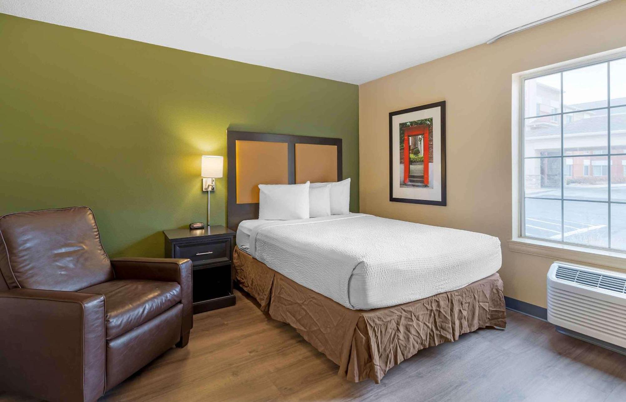 Extended Stay America Select Suites - St Louis - Airport - Central Bridgeton Exterior photo